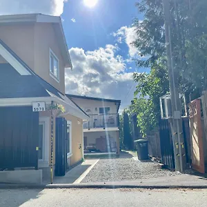 https://vancouvers-homey-laneway-house.richmond-hotels.com